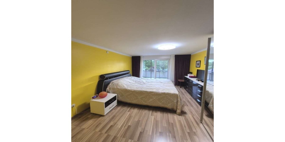 Schlafzimmer mit Balkon