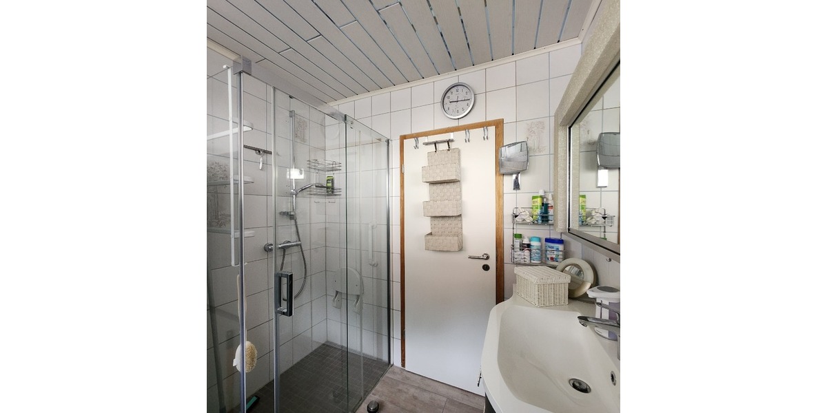 Duschbad OG mit Dusche